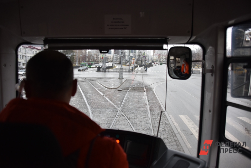 Движение трамваев на Сортировку встало почти на час