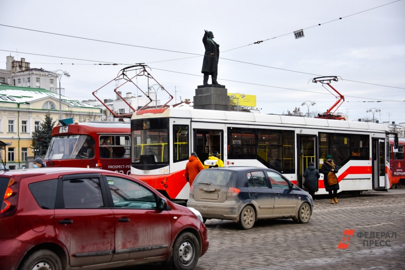 Трамвай и автомобили