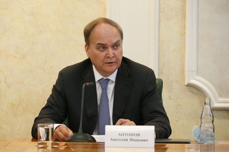 Посол РФ в США Анатолий Антонов отвечает на вопросы журналистов