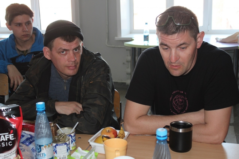 Александр Русинов, слева