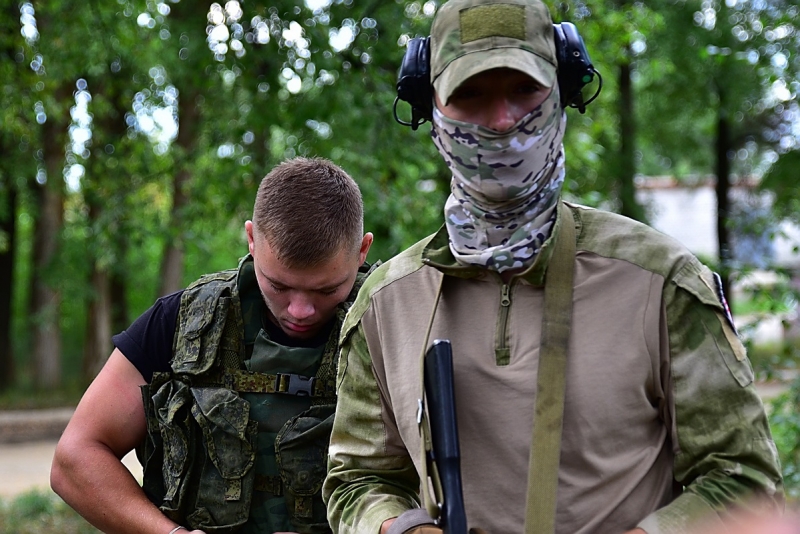 люди в военной форме