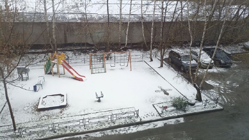 Екатеринбург завалило снегом
