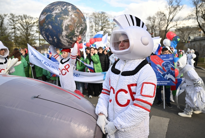 Участникам рассказали об успехах космической отрасли России