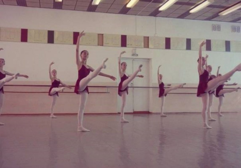 Юные балерины попадают в интернат в возрасте 10 лет