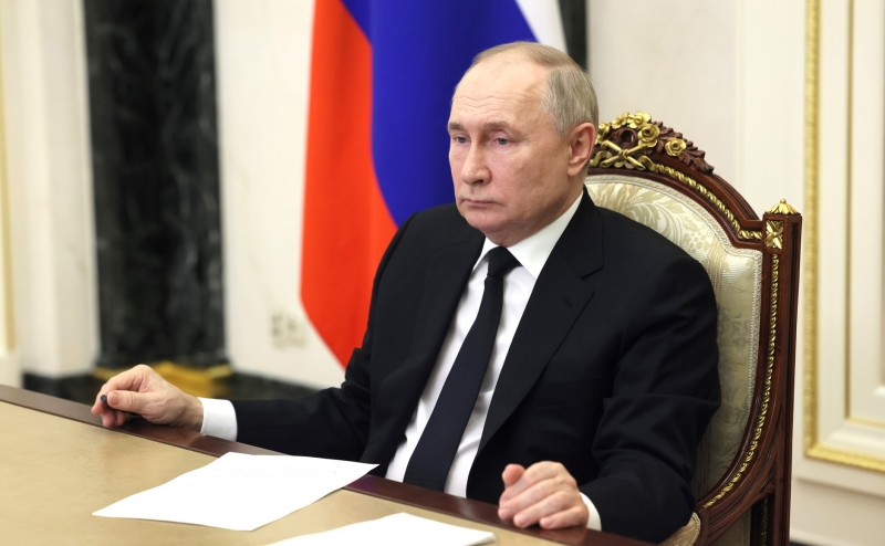 Путин обсудил ситуацию с паводками