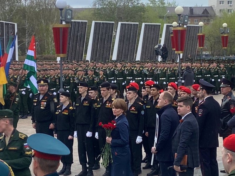 На площади Памяти прошел парад