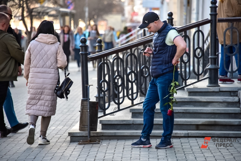 Екатеринбургские «жириновцы» готовы свести отчаявшихся и нерешительных ожидании свидания