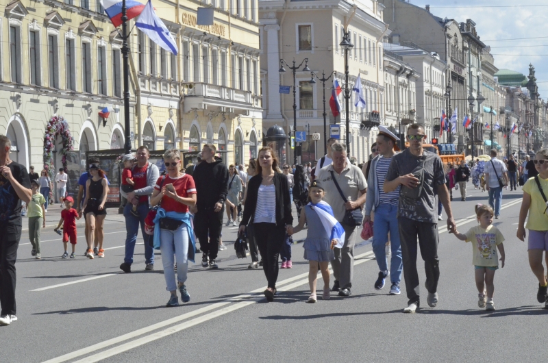 День Города в Петербурге сопровождается массовыми гуляниями