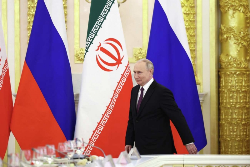 Президент Владимир Путин на встрече с Эбрахимом Раиси