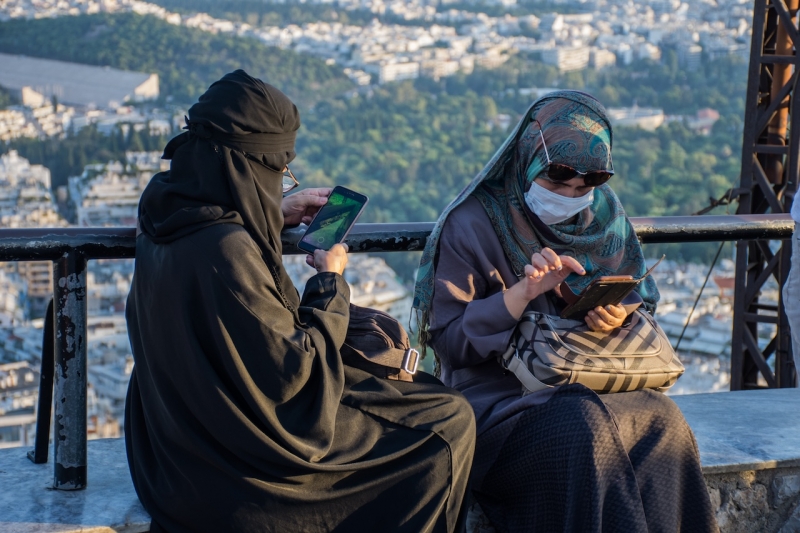 Женщины в хиджабе
