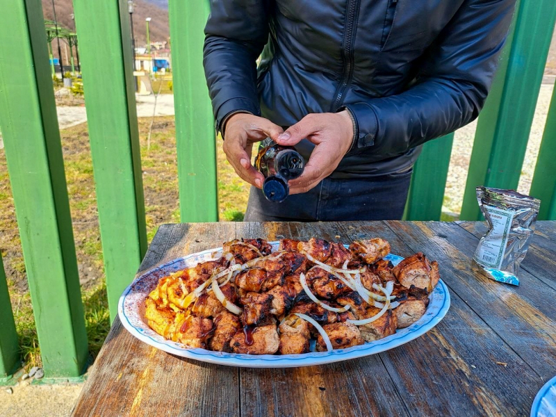 Тяжелое мясное блюдо не стоит запивать энергетиками