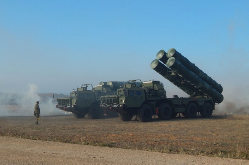 Военнослужащие готовятся к выполнению боевой задачи