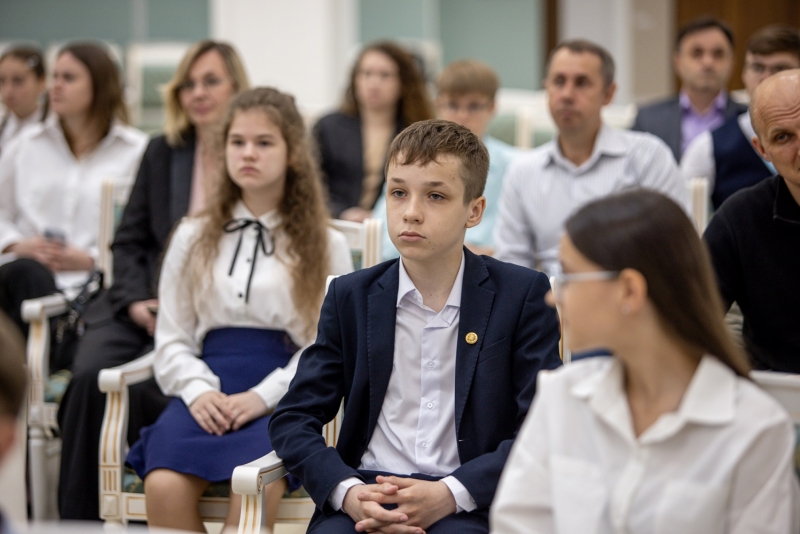 Детям вручили паспорта на Сахалине