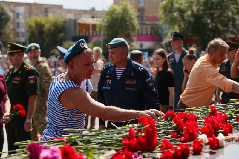 Вместе с Ильиным днем в России празднуют День ВДВ