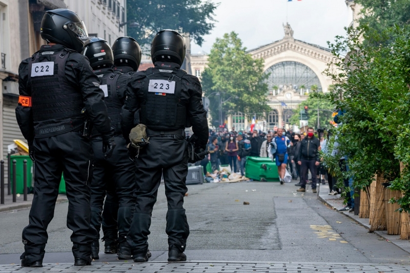 полиция в париже