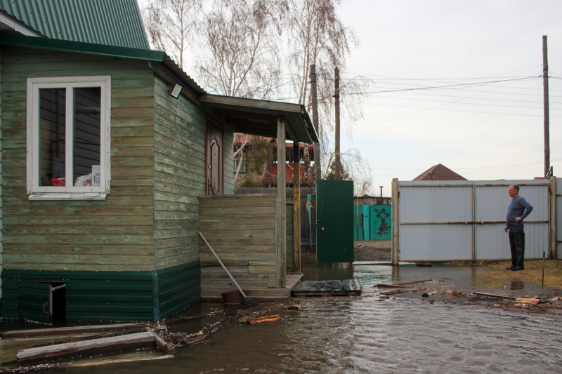 вода топит дом