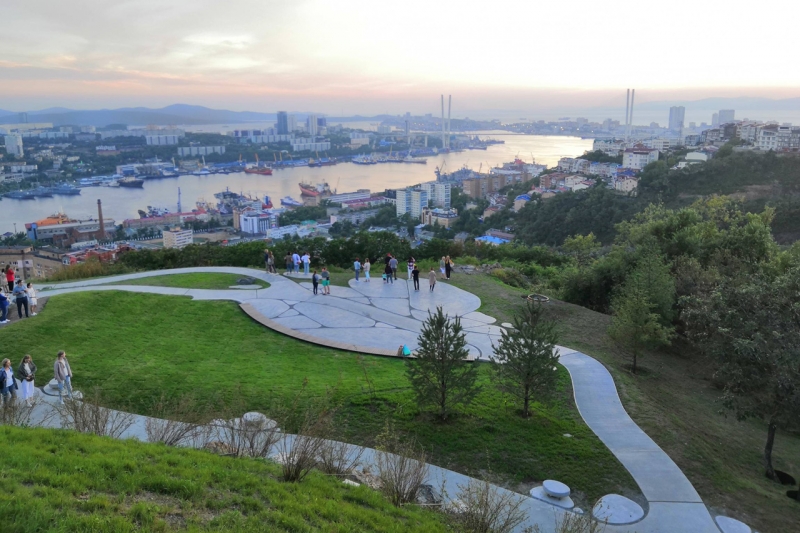 Смотровая площадка в Нагорном парке во Владивостоке