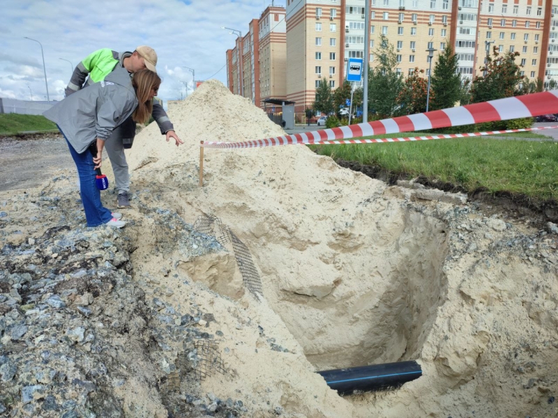 Проверил стройку на ул. Н. Семенова депутат Тюменской гордумы Виктор Корчагин