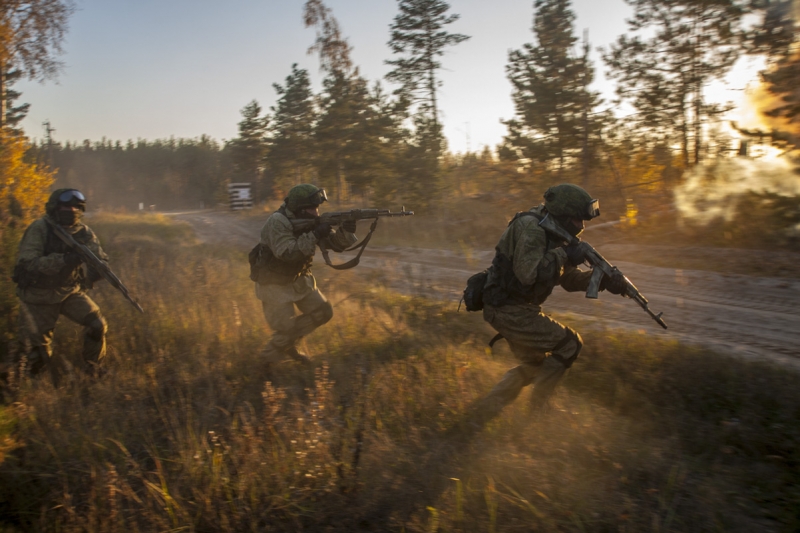 Военнослужащие