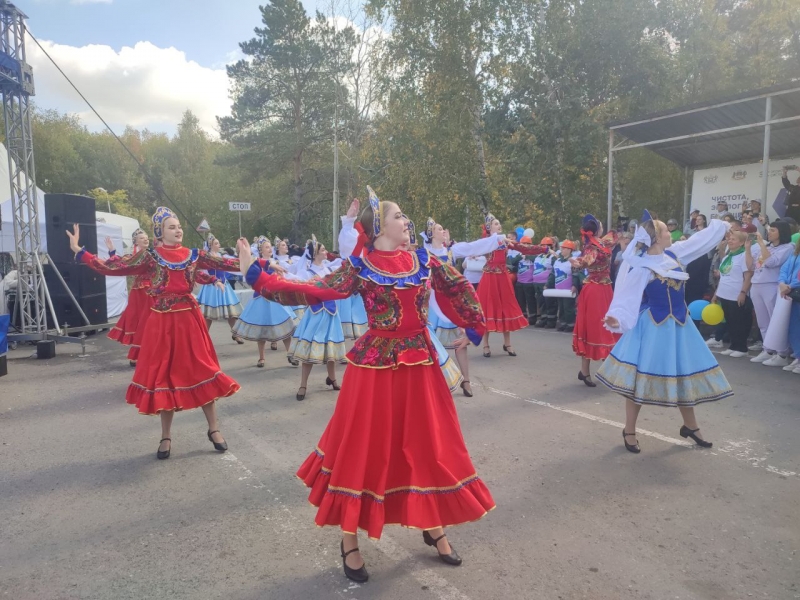 Для участников конкурса и гостей прошел концерт