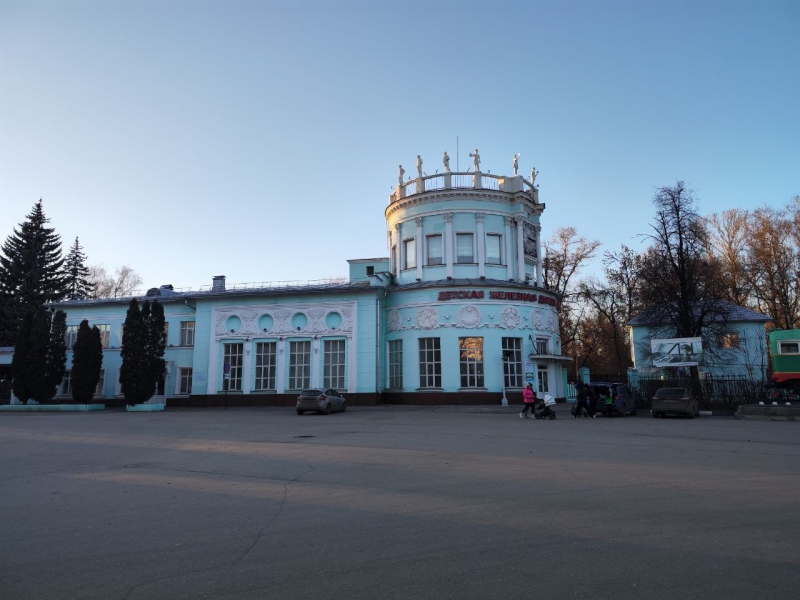 Ранее эта улица, находившаяся тогда на границе города, носила название Полевой