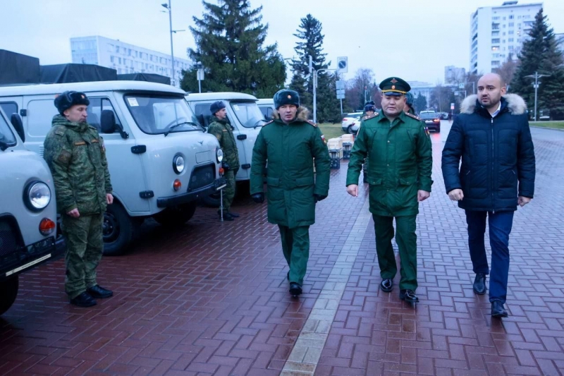 На передовую были отправлены пять экскаваторов на базе автомобилей «Урал»