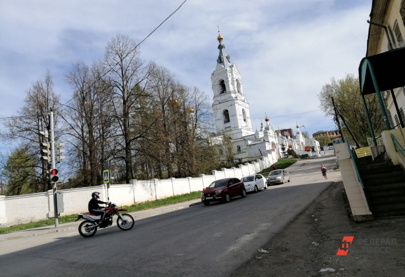 В монастырях молодежь отдыхает от мирской суеты