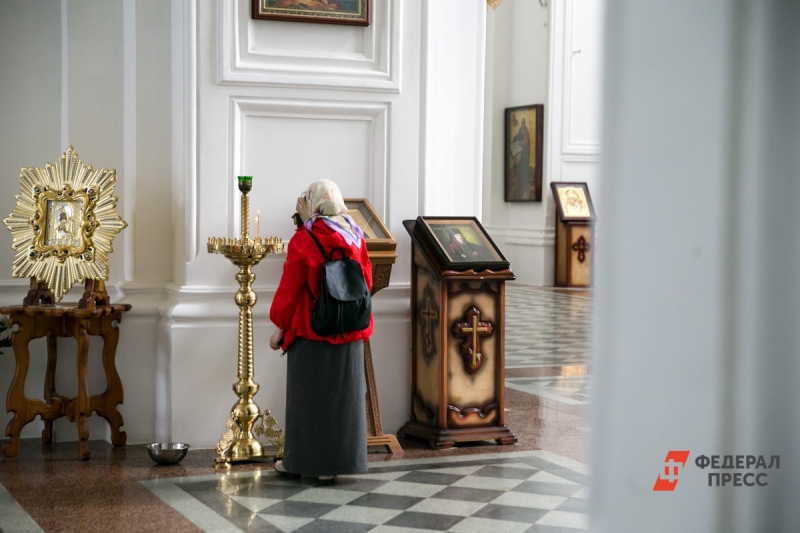 В монастырях молодежь отдыхает от мирской суеты