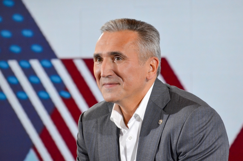 моор, губернатор