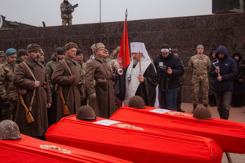 Волонтеры почтили память Героев, чье мужество и стойкость навсегда вошли в историю нашей страны, но чьи имена остались неизвестными