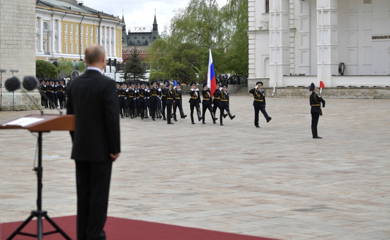 Путин и военные