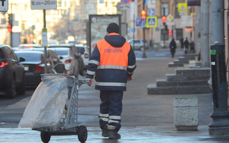 В Екатеринбурге некому расчищать дороги о снега