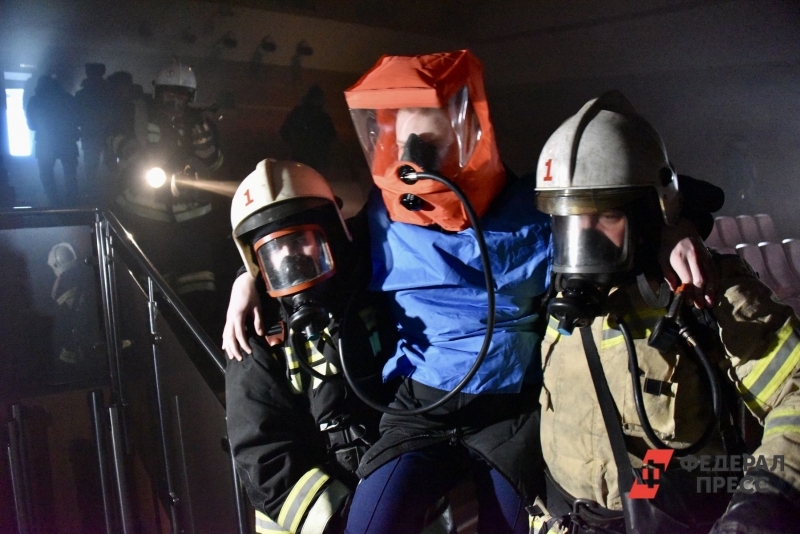 Огнем поврежден второй этаж и кровля на общей площади 240 квадратных метров