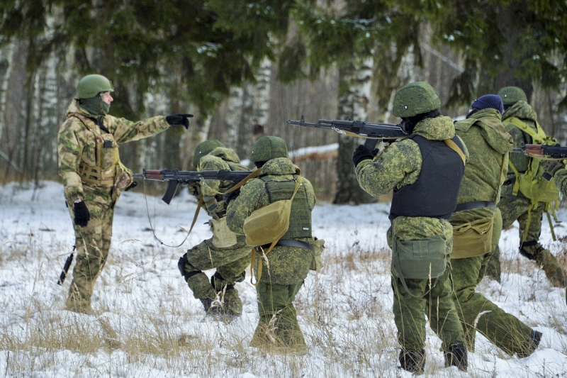 Военнослужащие