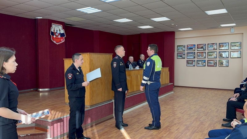 Представление командира полка ДПС личному составу