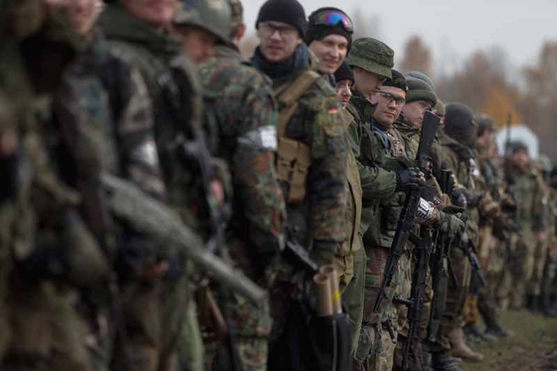военные