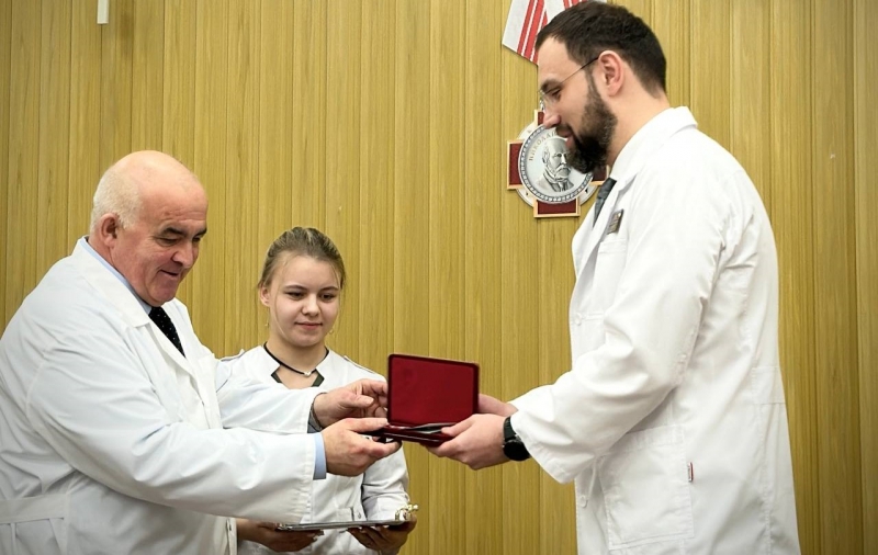 Сергей Ситников и врачи