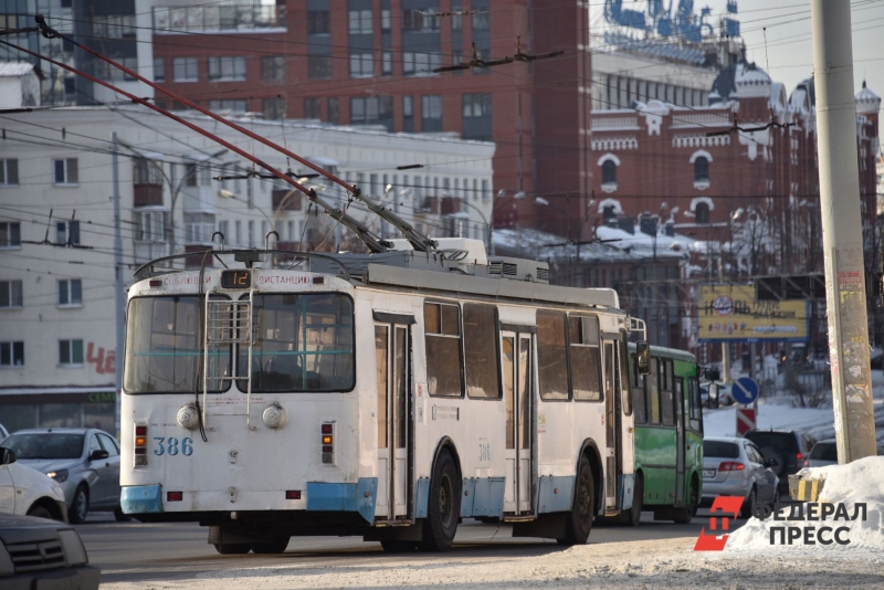 В Екатеринбурге загорелся троллейбус