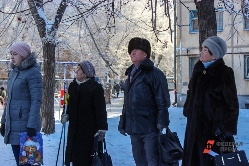 жильцы, люди