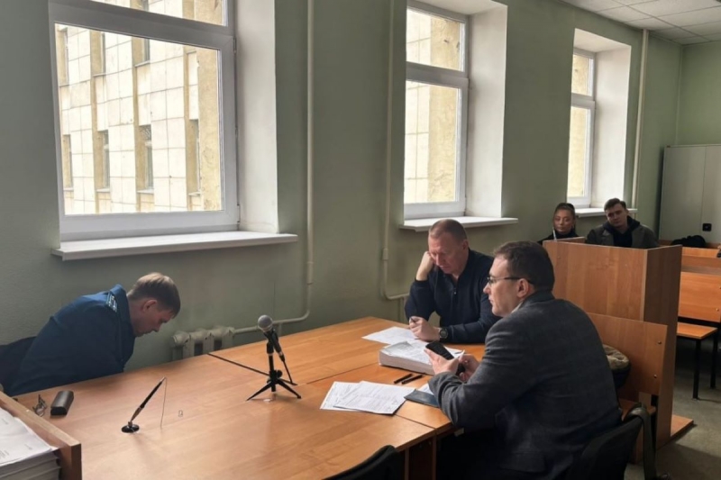 Хабарова обвиняют в получении огромной взятки
