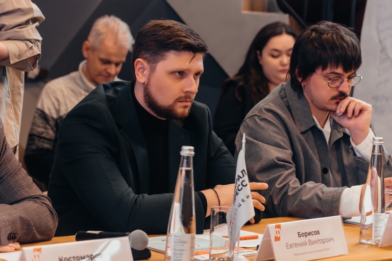 Директор соцгума ТюмГУ Владимир Костомаров