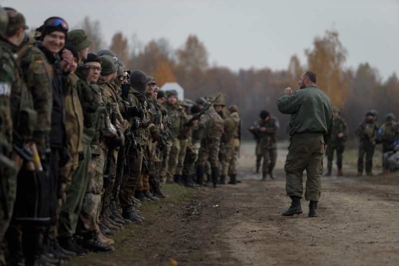 Военные