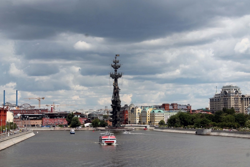 Памятник Петру I