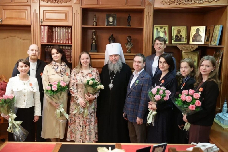 Владыка Евгений вручил заслуженную награду