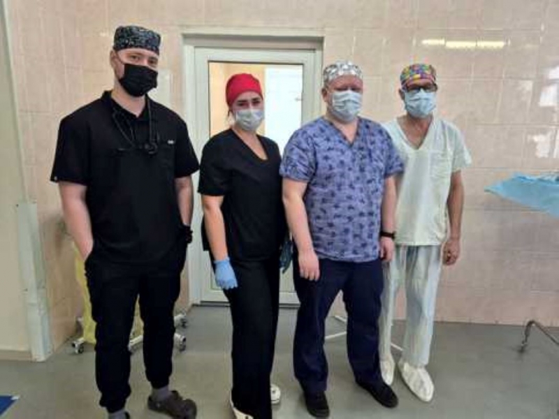 Врачи виртуозно извлекли металлический предмет