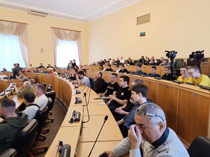 Встреча прошла в большом зале Тюменской областной думы