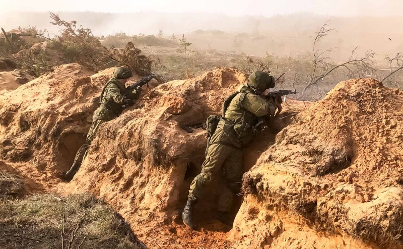 Военнослужащие