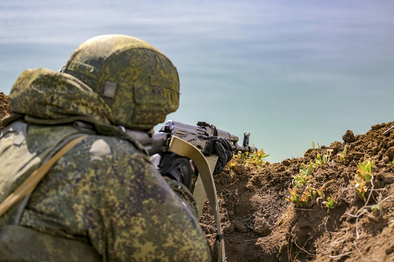 Военнослужащие
