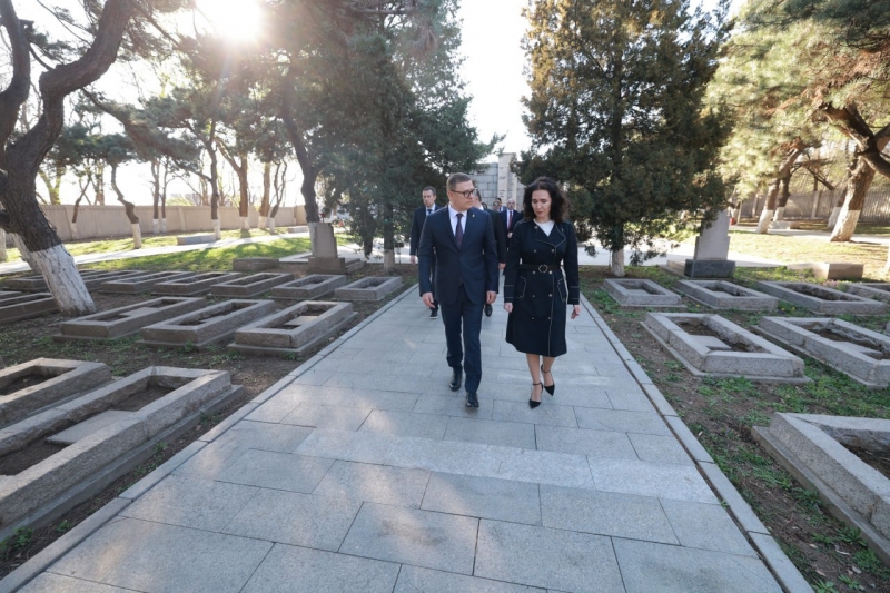 Текслер и Прыжкова