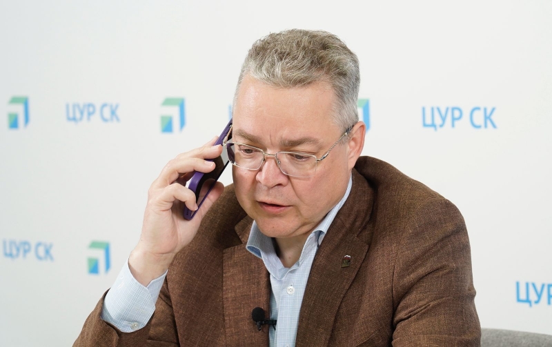 Глава Ставрополья Владимиров провел прямую линию